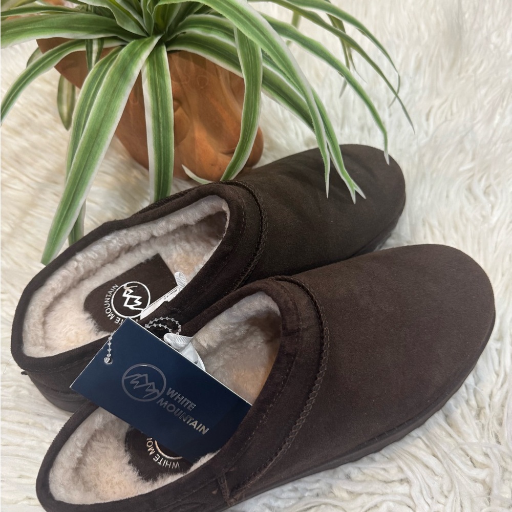 White Mountain Dark Brown Leather Slippers